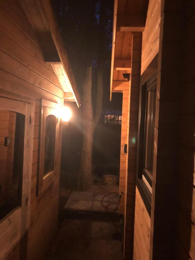3 Slaapkamer Blokhut Met Opgemaakte Bedden Villa Putten Eksteriør bilde